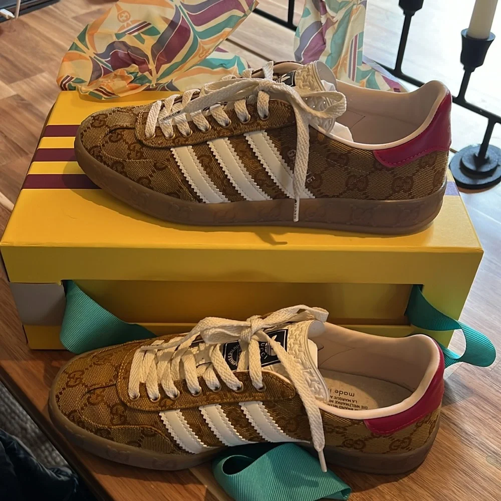 Gucci Women's Sneakers in Brown and White - Picture 4 of 12